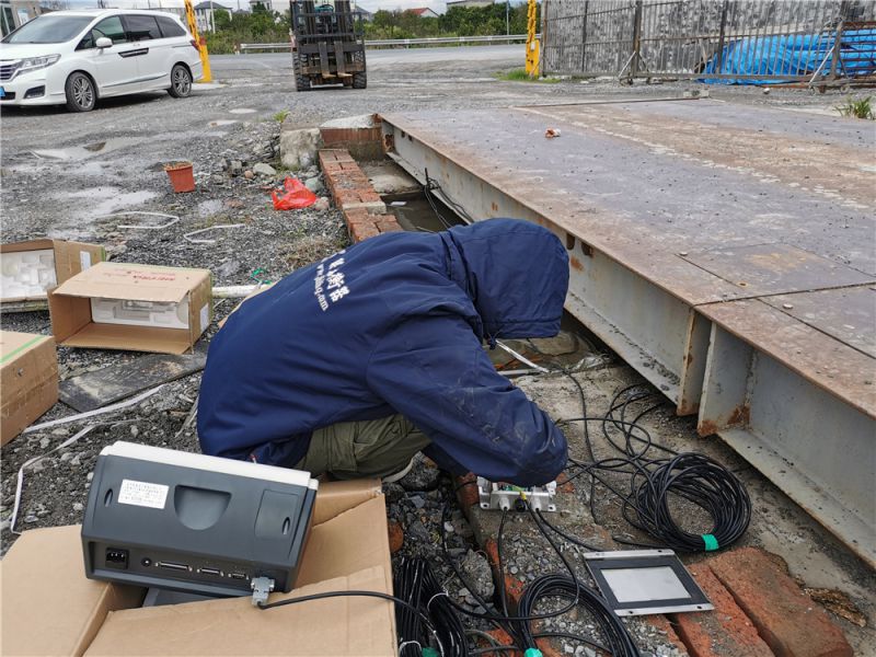 地磅維修接線(xiàn)盒更換